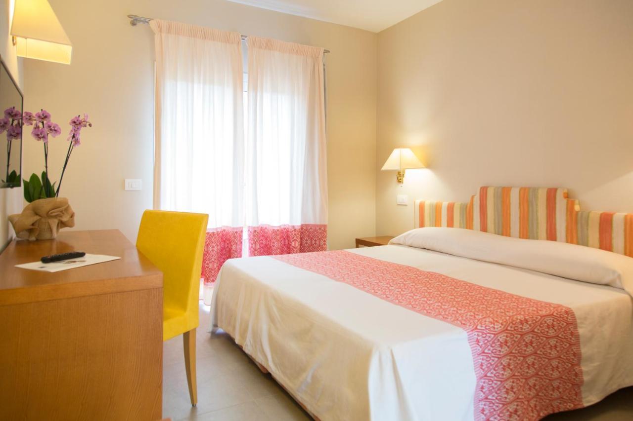 Blu Hotel Laconia Village Cannigione Esterno foto
