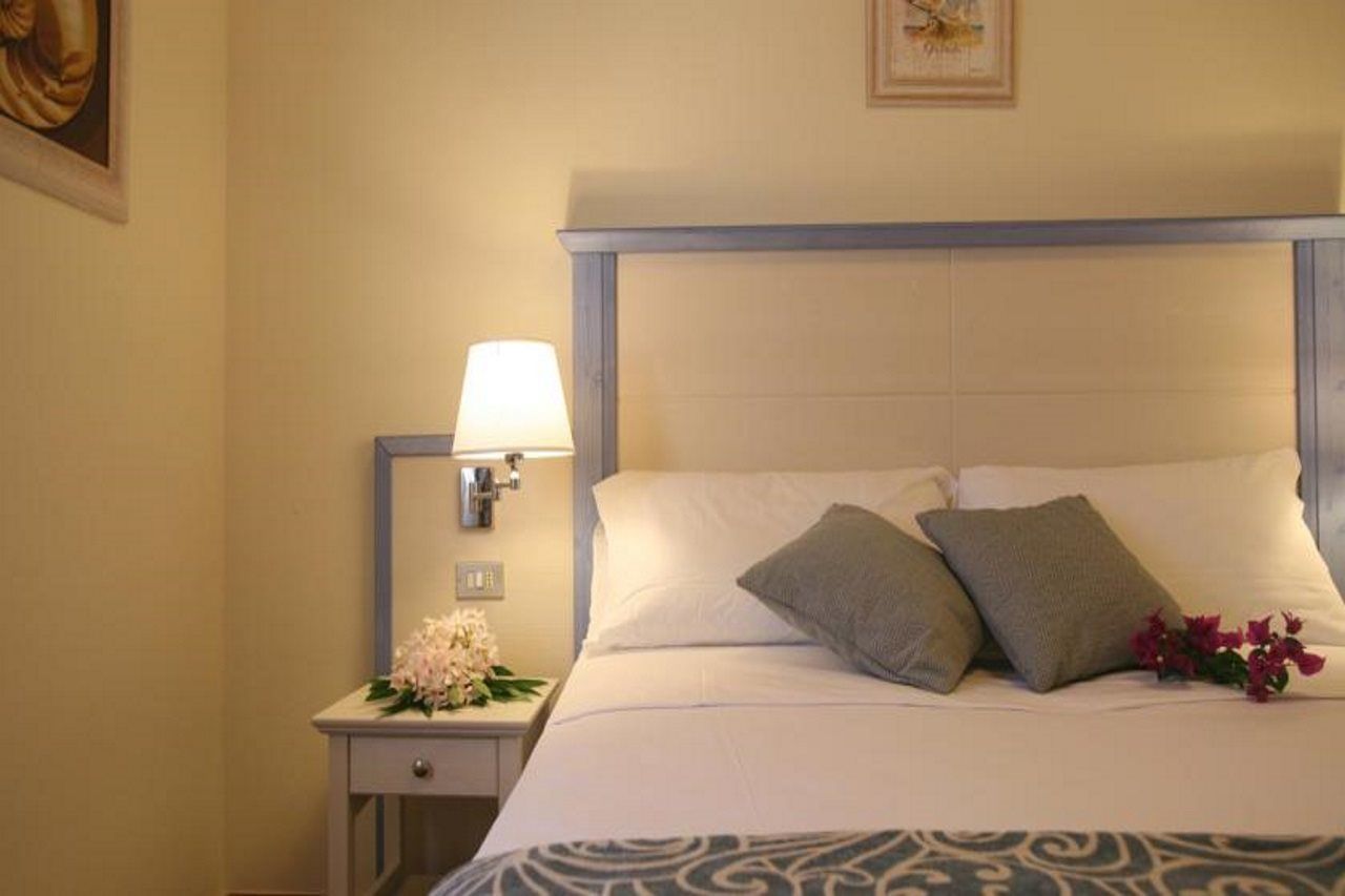 Blu Hotel Laconia Village Cannigione Esterno foto