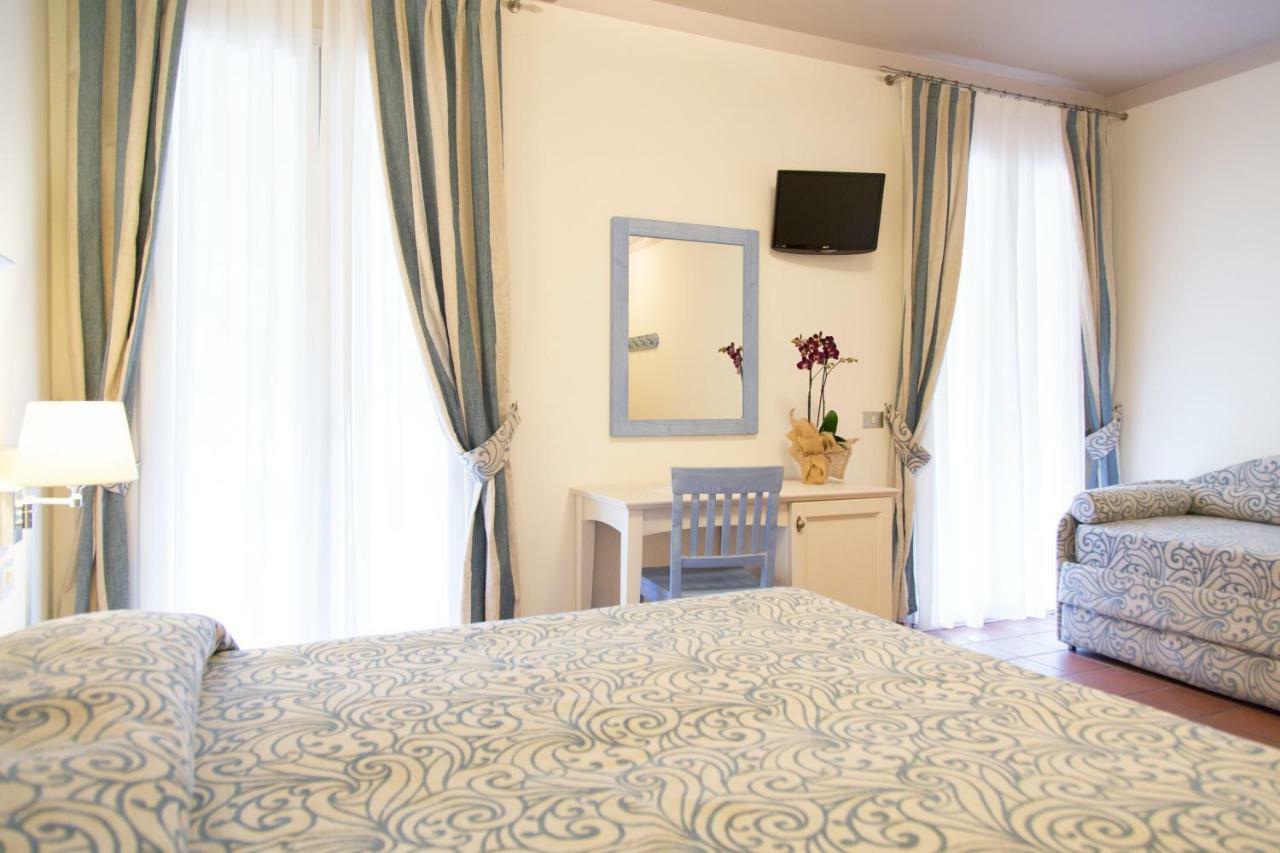 Blu Hotel Laconia Village Cannigione Esterno foto